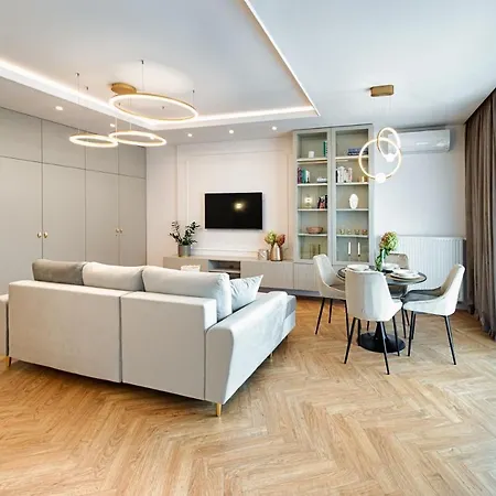 Wyjątkowy Taupe W Centrum łodzi *