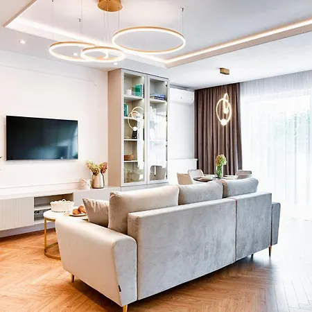 Wyjatkowy Taupe W Centrum Lodzi *