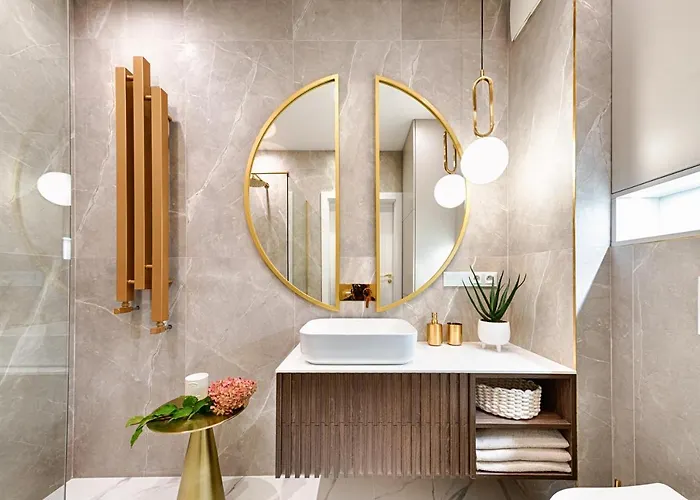 Wyjatkowy Taupe W Centrum Lodzi Lejlighed Łódź